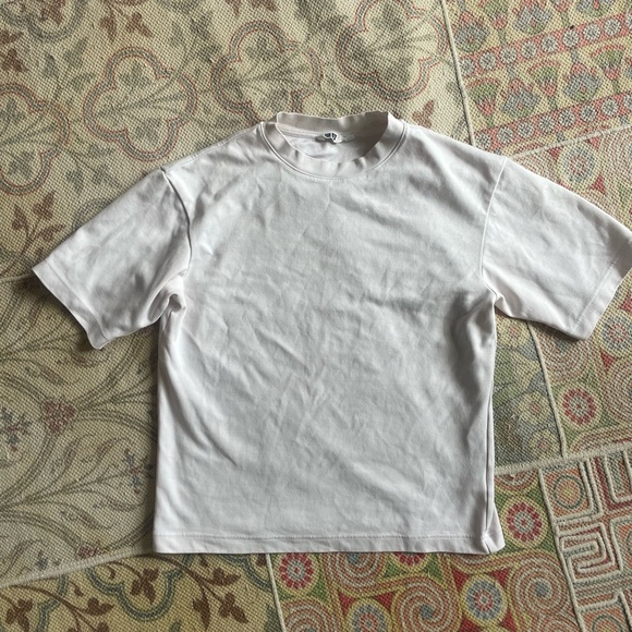 Uniqlo Other - Uniqulo Classic White Crewneck Men's Shirt